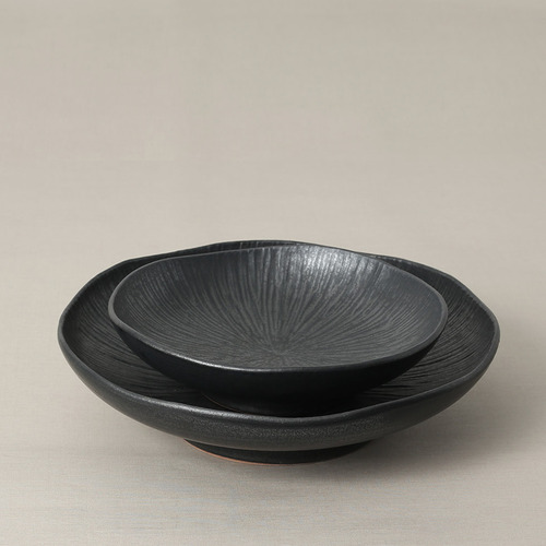 [강유단] 흑유 조각 원형 접시(낮은 다용도볼) M